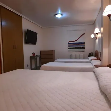 Pensión La Casona 3*